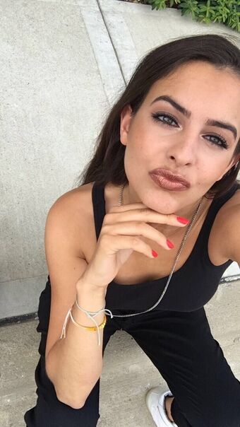 Cimorelli Naakte Lekken OnlyFans Foto 4
