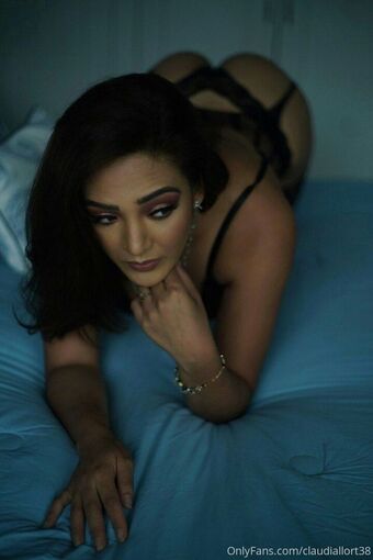 Claudia Llort Naakte Lekken OnlyFans Foto 4