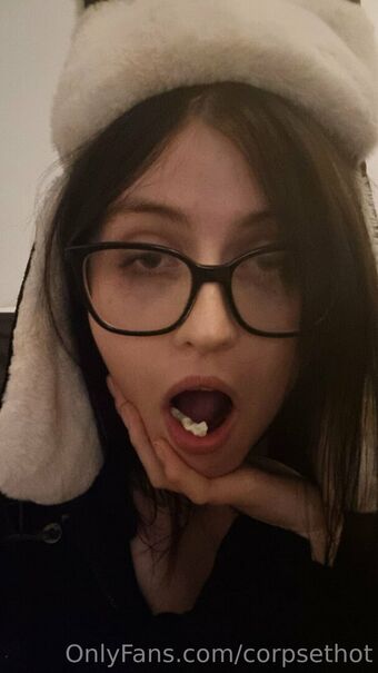 corpsethot Naakte Lekken OnlyFans Foto 9