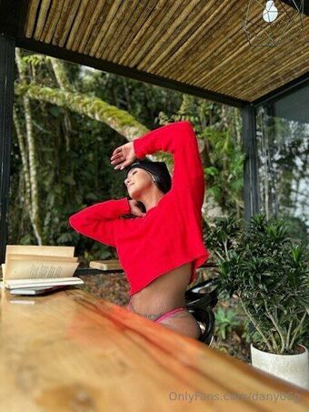 Daniela Gaviria Naakte Lekken OnlyFans Foto 9