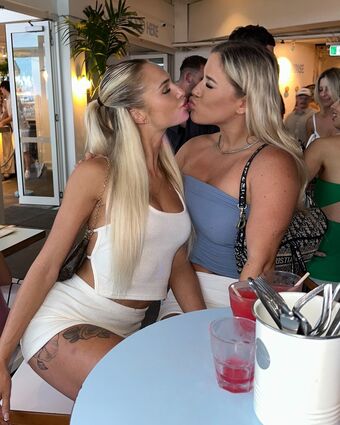 Danni Johns Naakte Lekken OnlyFans Foto 5