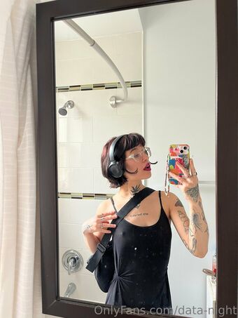 data-night Naakte Lekken OnlyFans Foto 18
