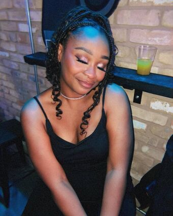 DefinedByKy Naakte Lekken OnlyFans Foto 40