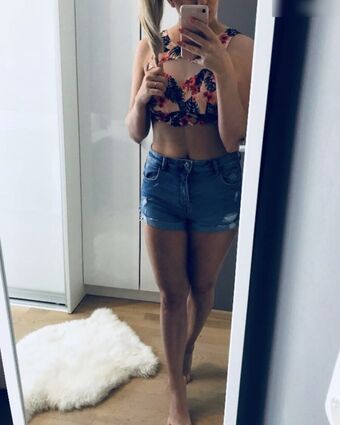 deine_polin Naakte Lekken OnlyFans Foto 42