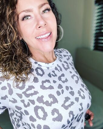 Delovely Curves Naakte Lekken OnlyFans Foto 20