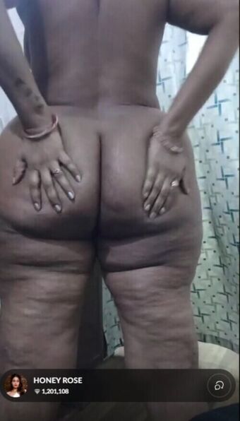 Desi Asszilla Naakte Lekken OnlyFans Foto 17