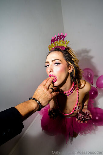 dessousoder Naakte Lekken OnlyFans Foto 14