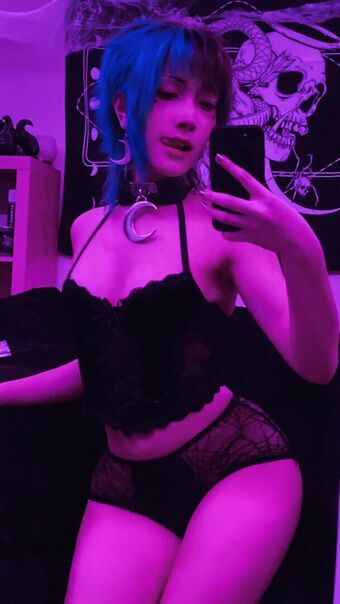 _devil_d0ll Naakte Lekken OnlyFans Foto 11