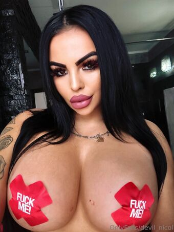 devil_nycoll Naakte Lekken OnlyFans Foto 3