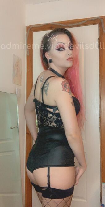 Devilsd0ll Naakte Lekken OnlyFans Foto 15