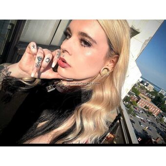 Devyn Winter Naakte Lekken OnlyFans Foto 1