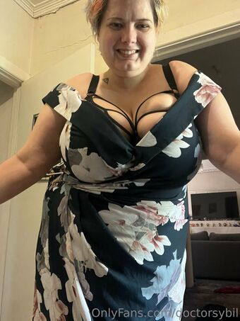 doctorsybil Naakte Lekken OnlyFans Foto 42
