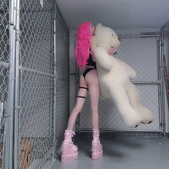 dollie.bear.unchained
