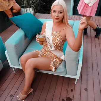 EllaX Naakte Lekken OnlyFans Foto 16