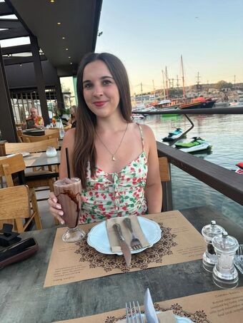 Elle Mulvaney Naakte Lekken OnlyFans Foto 14