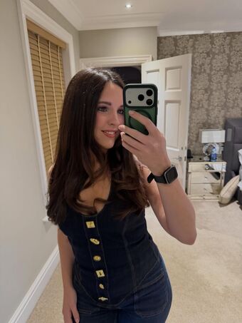 Elle Mulvaney Naakte Lekken OnlyFans Foto 22