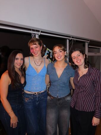 Elle Mulvaney Naakte Lekken OnlyFans Foto 25