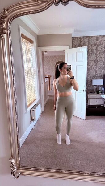 Elle Mulvaney Naakte Lekken OnlyFans Foto 27