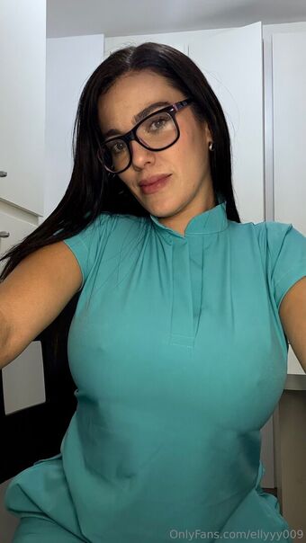 ellyyy009 Naakte Lekken OnlyFans Foto 22