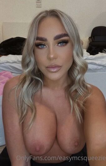 Emily McCarthy Naakte Lekken OnlyFans Foto 80