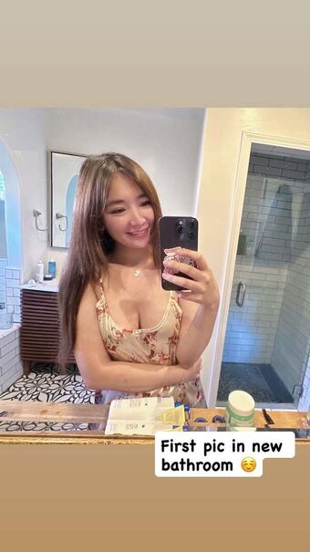 Emily Wang Naakte Lekken OnlyFans Foto 49