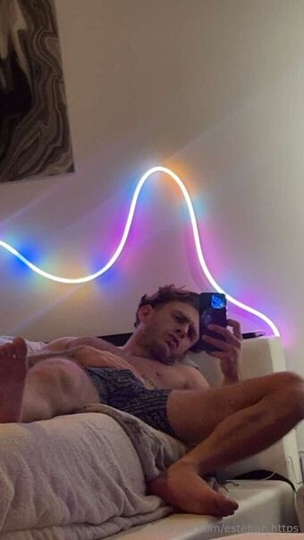 esteban.https Naakte Lekken OnlyFans Foto 1