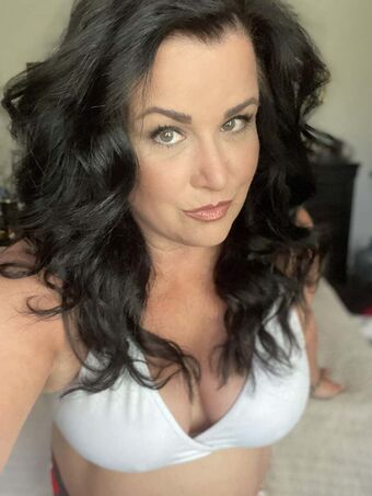 EV Parrish Naakte Lekken OnlyFans Foto 18