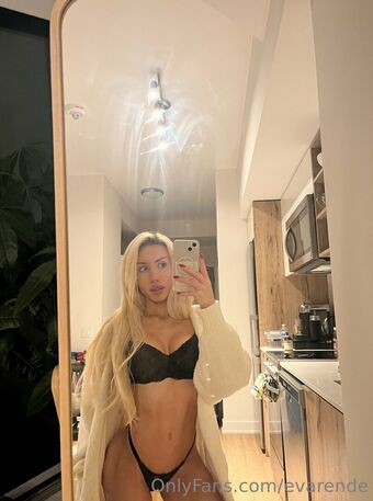 Eva Rende Naakte Lekken OnlyFans Foto 16