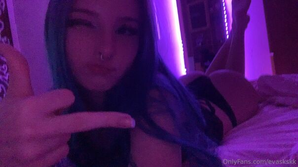 evaskskk Naakte Lekken OnlyFans Foto 19