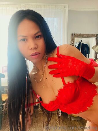evieling Naakte Lekken OnlyFans Foto 12