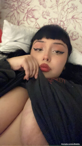Evilbebita Naakte Lekken OnlyFans Foto 1