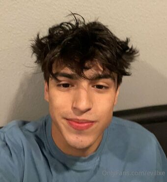 evillxe Naakte Lekken OnlyFans Foto 23
