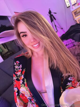 evnlyx Naakte Lekken OnlyFans Foto 2
