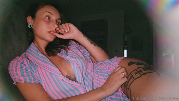 fabiolaholystone