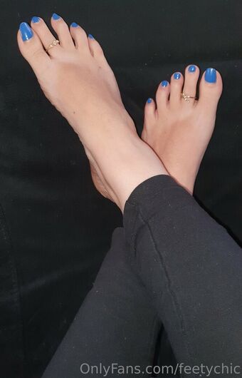 feetychic Naakte Lekken OnlyFans Foto 17