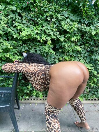 flamelilly Naakte Lekken OnlyFans Foto 13