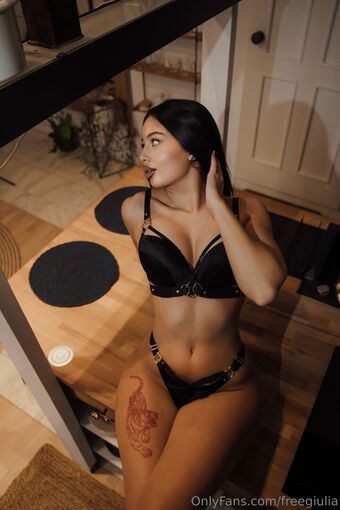 freegiulia Naakte Lekken OnlyFans Foto 33