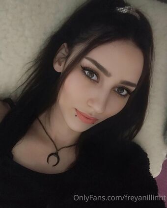 freyanillinht Naakte Lekken OnlyFans Foto 17