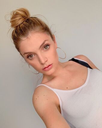 Giulia Guerrini Naakte Lekken OnlyFans Foto 17