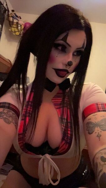 Gr4v3y4rdkandi3 Naakte Lekken OnlyFans Foto 7