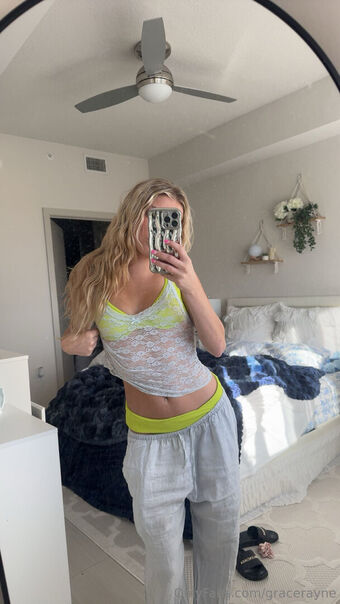 gracerayne Naakte Lekken OnlyFans Foto 35