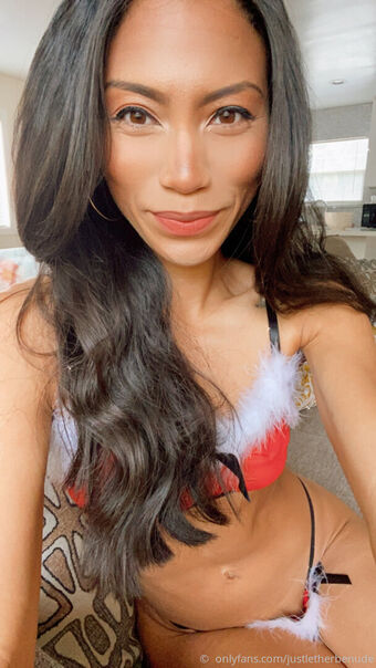 hersacredwild Naakte Lekken OnlyFans Foto 37