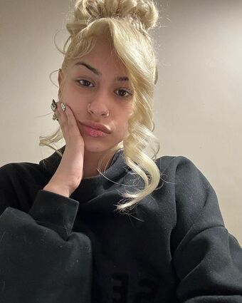 Hollynbanks Naakte Lekken OnlyFans Foto 1