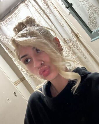 Hollynbanks Naakte Lekken OnlyFans Foto 2