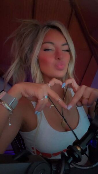 Honeyxxo Naakte Lekken OnlyFans Foto 29