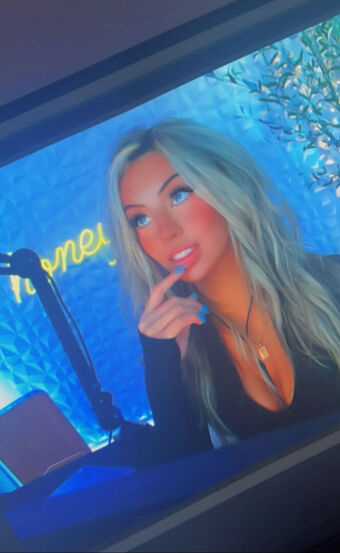 Honeyxxo Naakte Lekken OnlyFans Foto 30