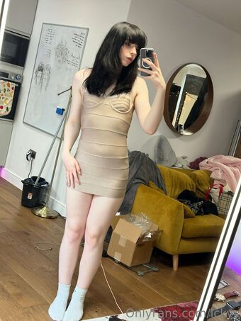 ickyypeach Naakte Lekken OnlyFans Foto 11
