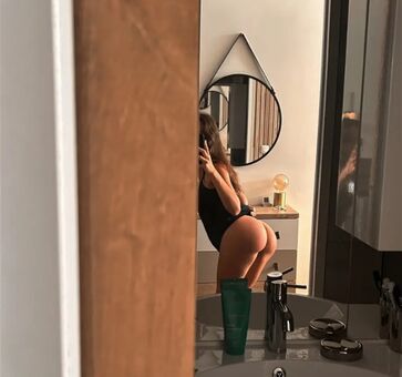 ilonadlh Naakte Lekken OnlyFans Foto 13