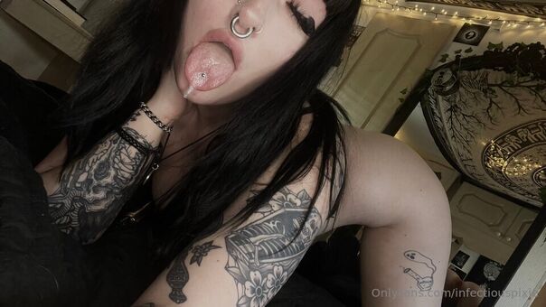 infectiouspixie Naakte Lekken OnlyFans Foto 20