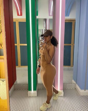 Isaury Calvo Naakte Lekken OnlyFans Foto 9